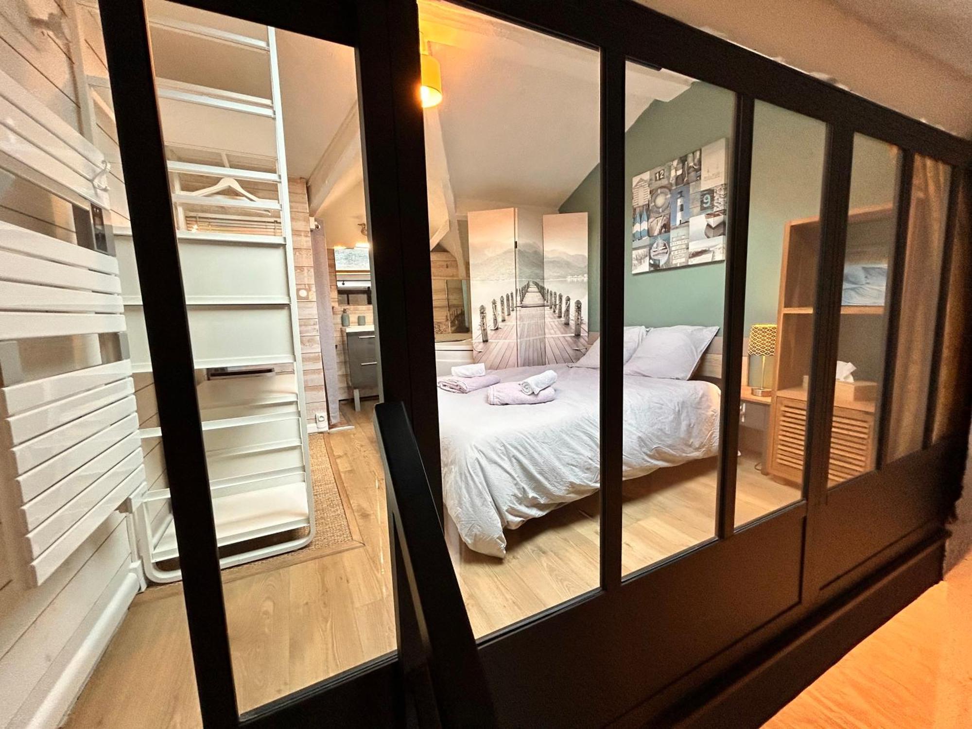 Apartment Tilaouen - Location De Vacances, Idealement Situee Au Port De ! *